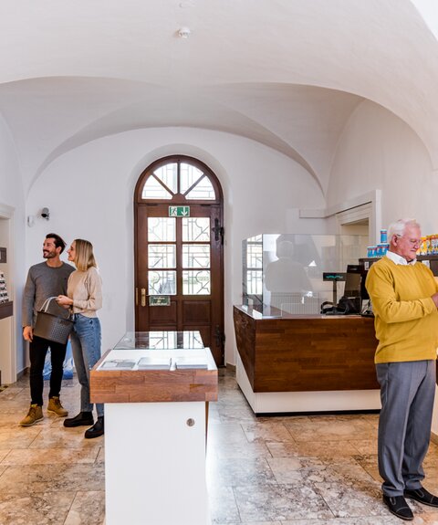 Guests in the salt shop